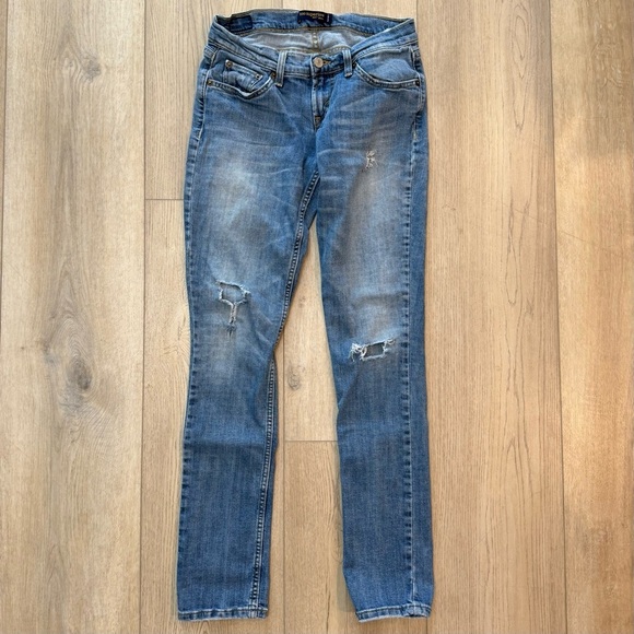 Levi’s 524 Too Superlow Distressed Stretch Light-wash Jeans Women's 5 Medium EUC - Picture 1 of 9